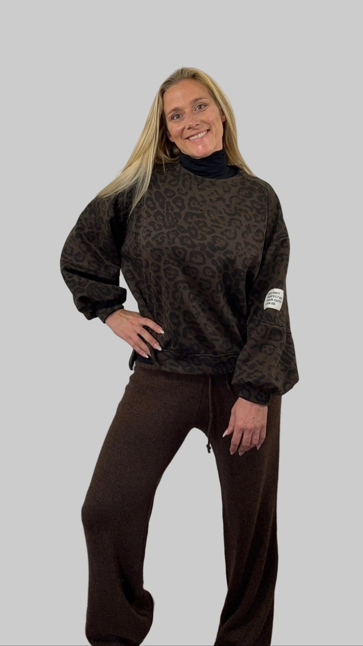 "LEO" Pullover