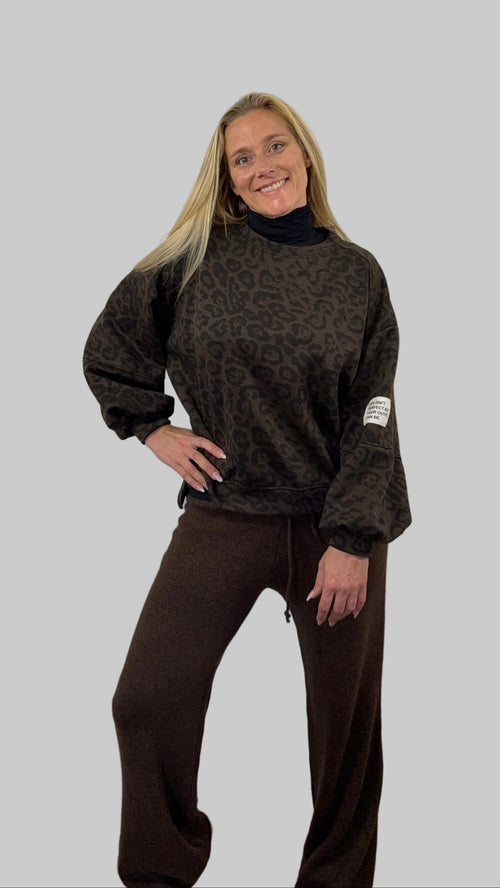 "LEO" Pullover