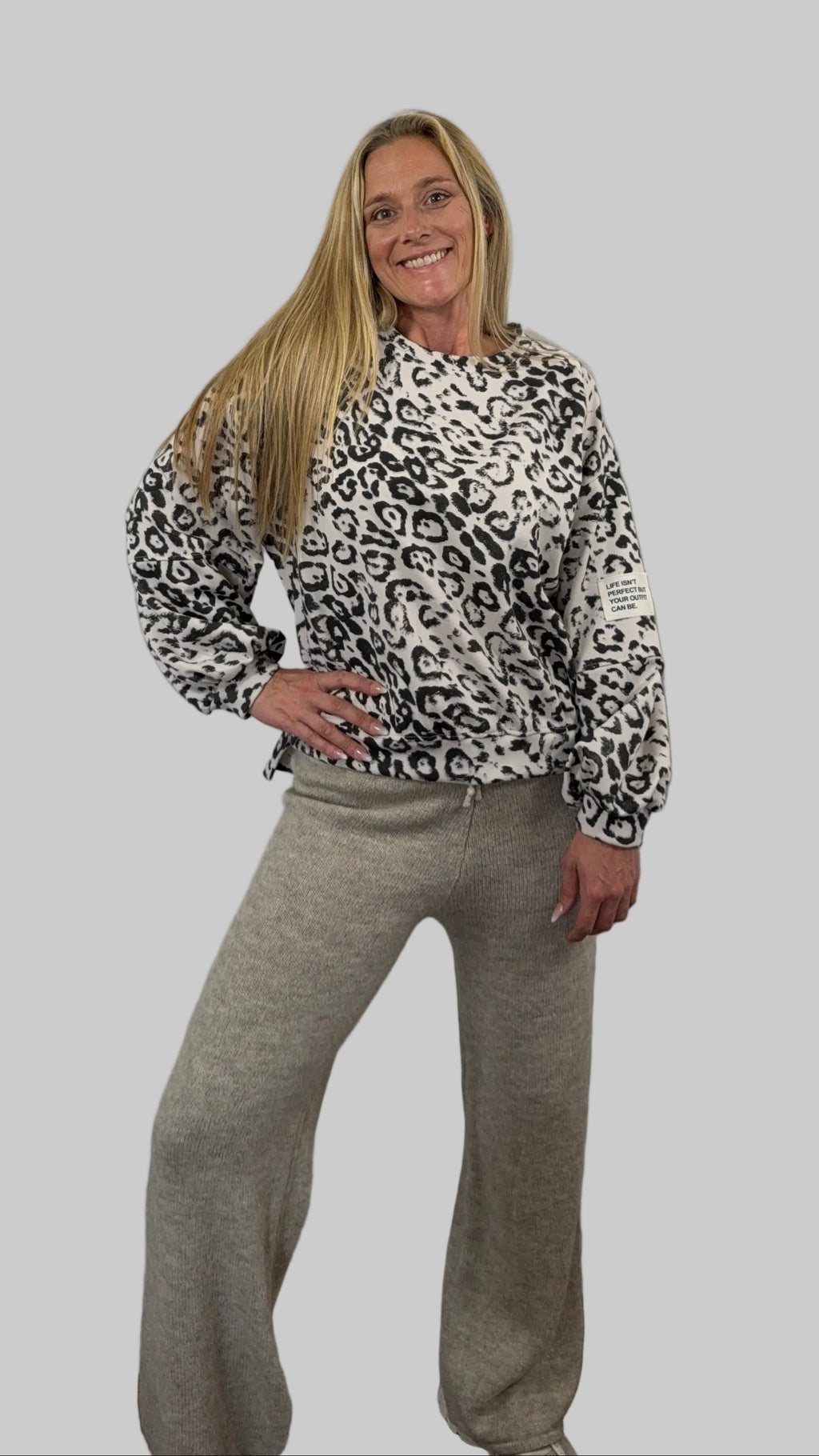 "LEO" Pullover